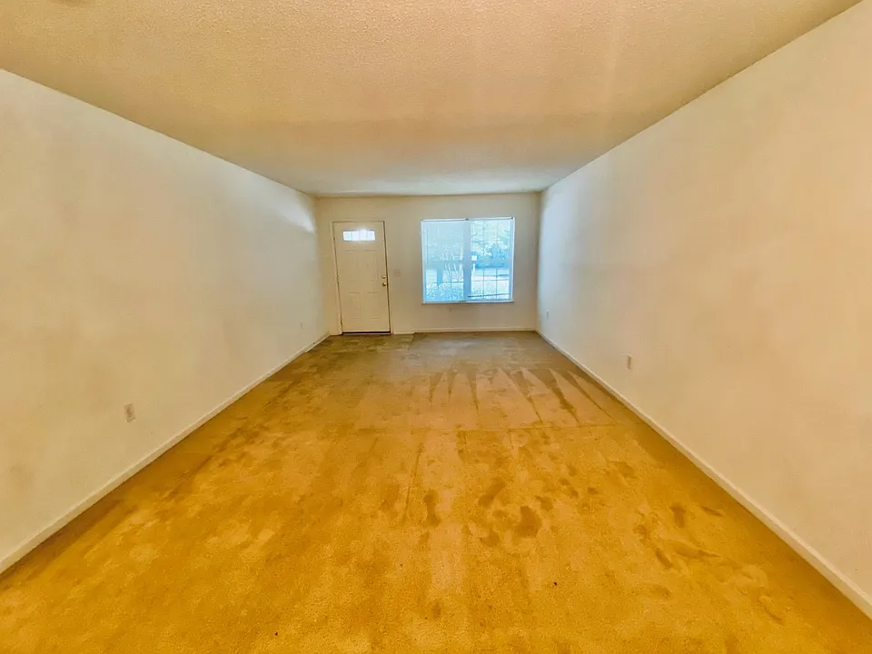 Living room_08102020