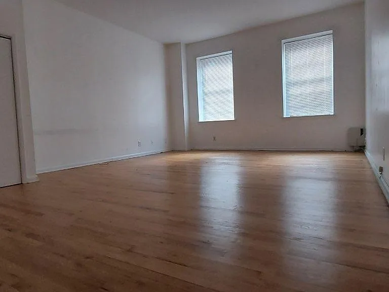 341 Monmouth St #203D — Photo 2