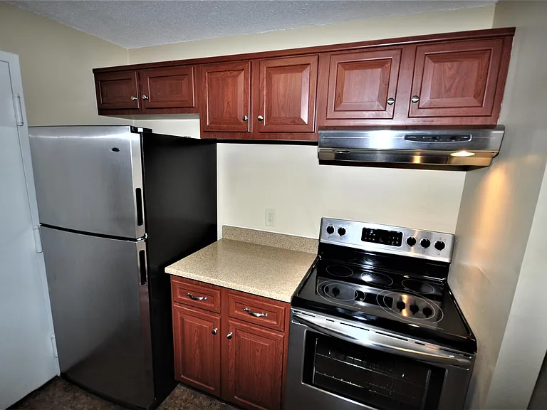 2 Post Oak Ln #8 — Photo 5