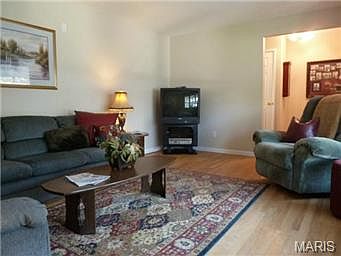 4th image of 12421 Glengate Dr