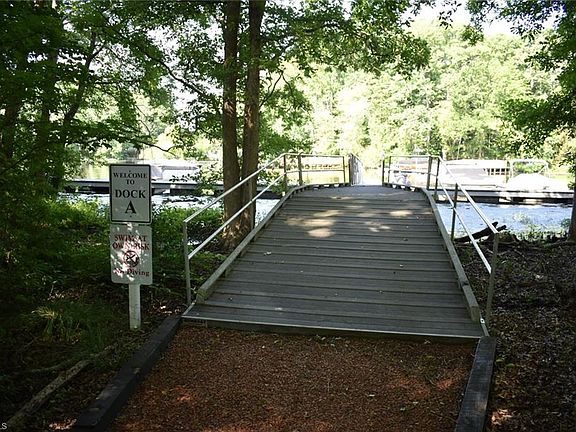 4th image of 179 Pearl Bay Dr