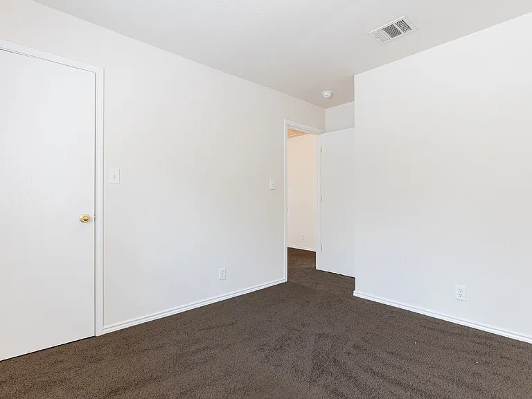 5507 Christina Path — Photo 33