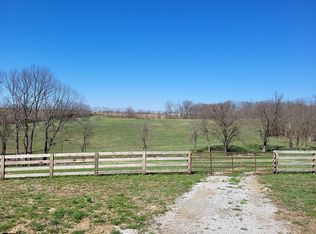 7062 Walker Ln, Maysville, KY 41056