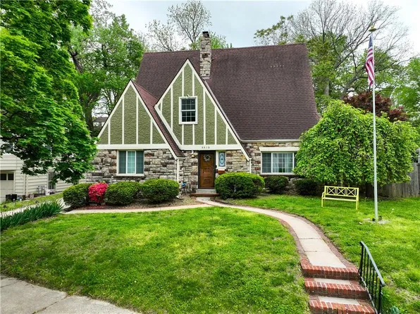 4419 Sunrise Dr, Kansas City, MO 64123
