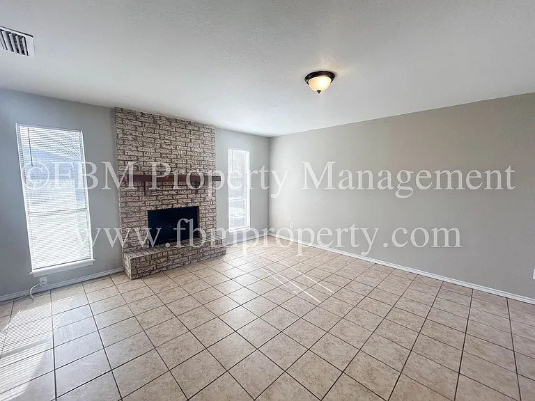 1401 Old Bardwell Rd #B — Photo 4