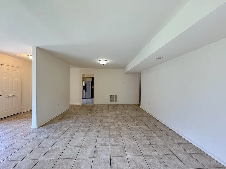 4675 Logsdon Dr — Photo 4