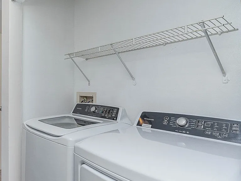 1540 Chela Ave #B — Photo 17