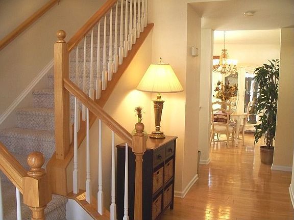 2-Story Foyer