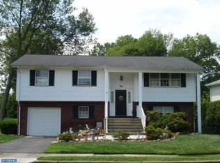 4 Periwinkle Ln, Hamilton, NJ 08619