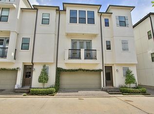 8902 Lakeshore Bend Dr, Houston, TX 77080