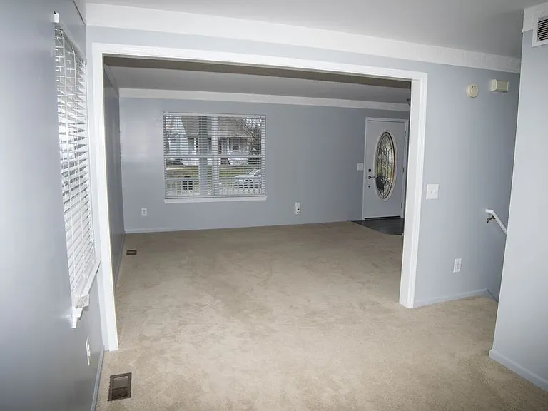 484 Waverly Cmns — Photo 12