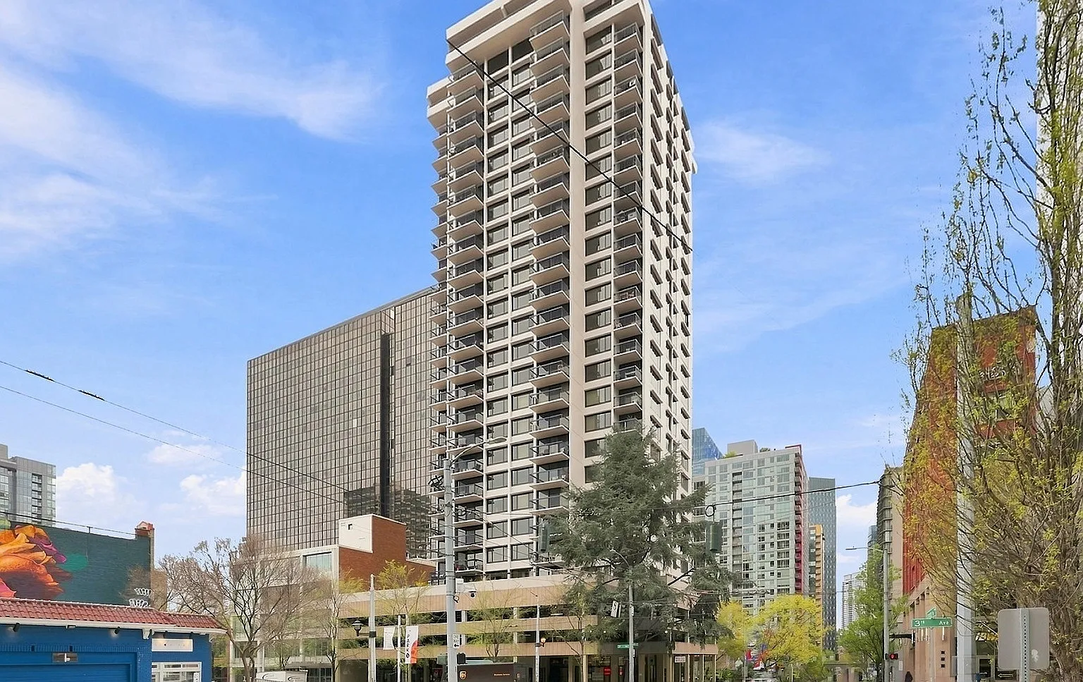 2 bed, 976 sqft, $2,100 — Photo 1