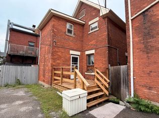 53 Chatham St, Brantford, ON N3T2N8
