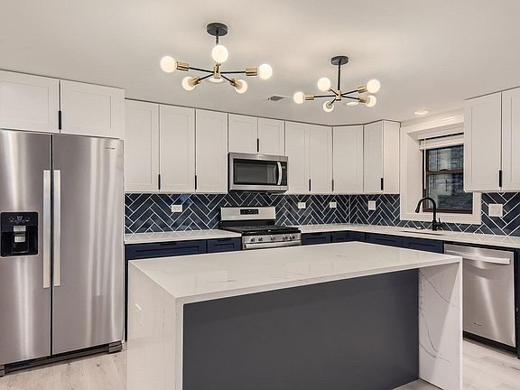3rd image of 1426 W Winnemac Ave #G