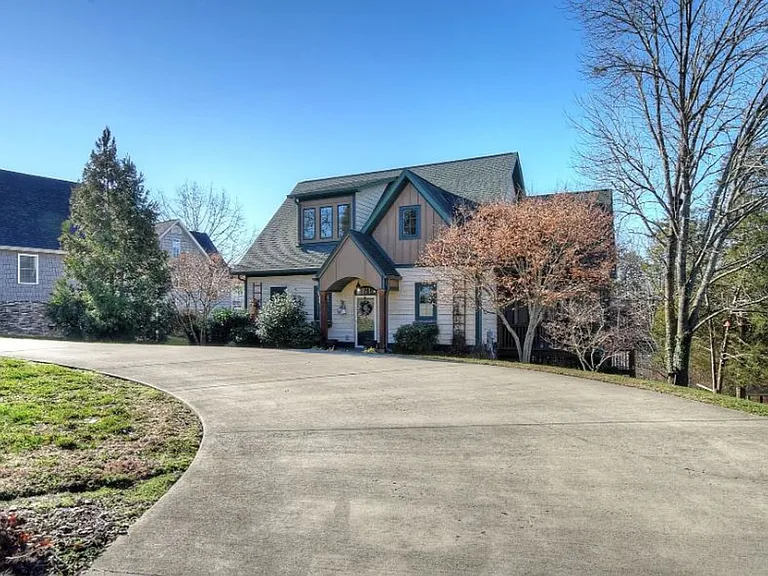 121 Lake Haven Dr — Photo 4