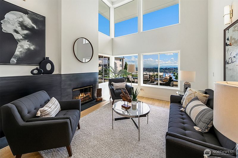 3rd image of 2400 Aurora Avenue N #210
