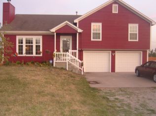 16331 Gilman Rd, Leavenworth, KS 66048