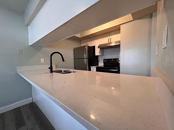 4th image of 15321 Windtree Dr #A