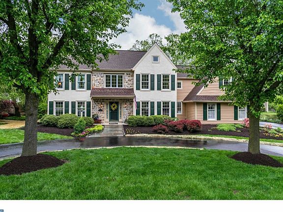 3rd image of 113 Kimberbrae Dr