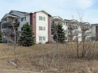 664 Terrace Park Blvd APT 16, Milford, IA 51351