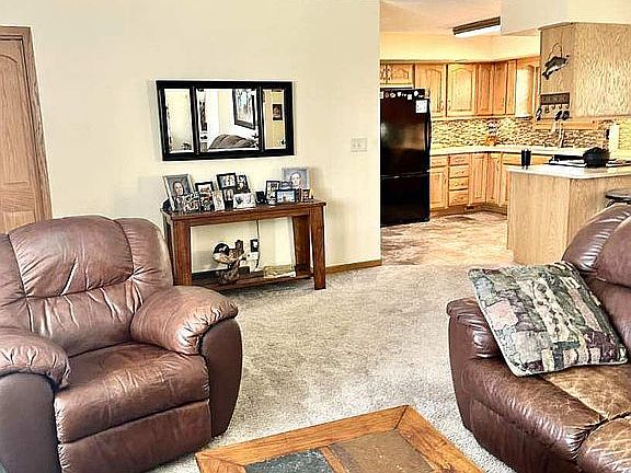 4th image of 1215 Highland Dr