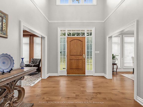 4th image of 63 Pomander Rd