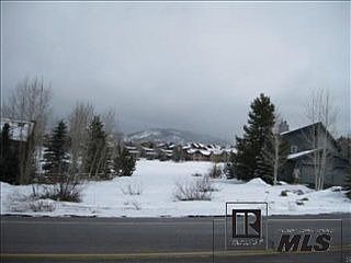 2nd image of 1574 Clubhouse Dr