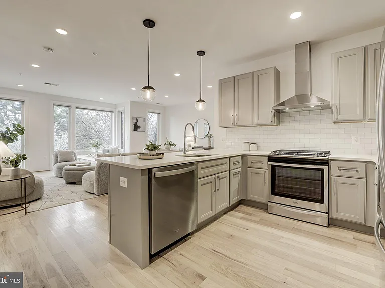4335 Harrison St NW #5 — Photo 12