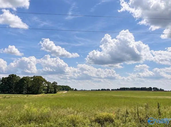 4 Black Rd, Athens, AL 35613
