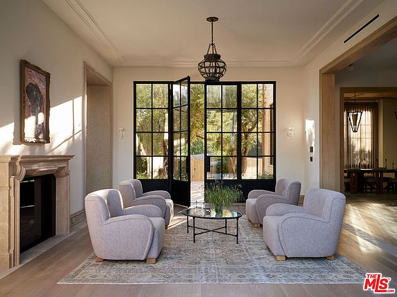 4th image of 694 N Tigertail Rd