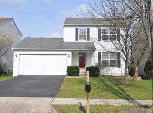 2418 Mills Fall Dr, Hilliard, OH 43026