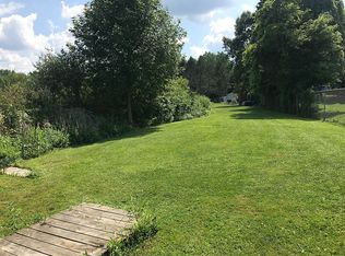 2386 Crane Rd, Fenton, MI 48430