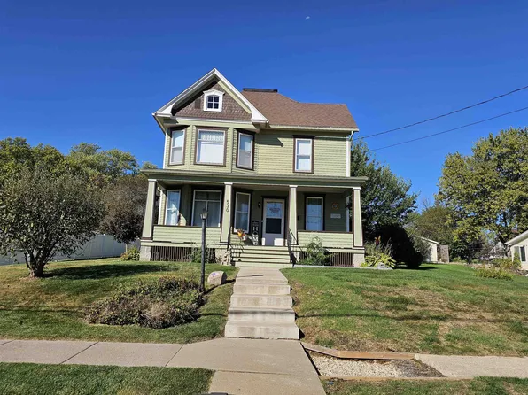 530 Rountree Ave, Platteville, WI 53818