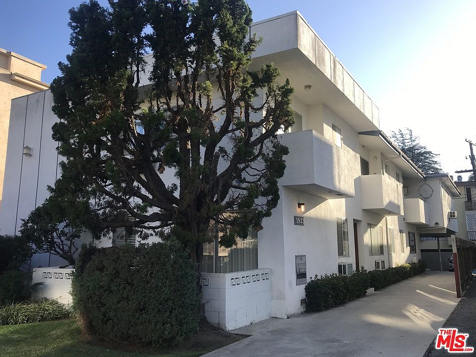 2nd image of 1933 Pelham Ave APT 7
