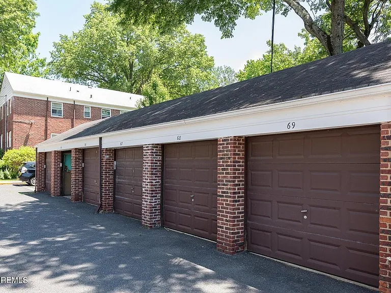 155 Manor Dr — Photo 19