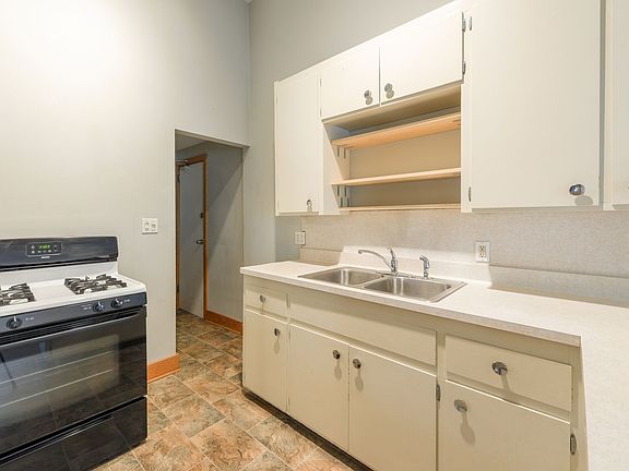 3rd image of 1435 Washington St NE APT 2