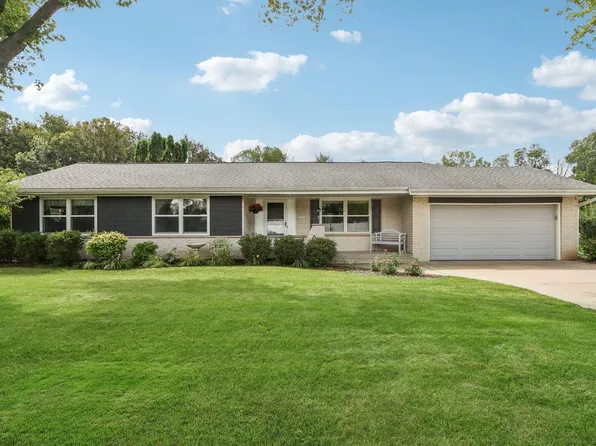 12325 West Holmes AVENUE, Greenfield, WI 53228