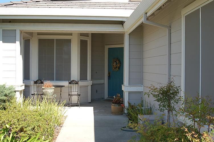 2nd image of 212 Heirloom Ct