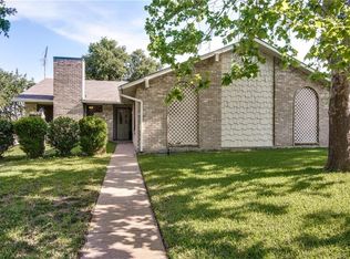 1602 Glenhill Ln, Lewisville, TX 75077