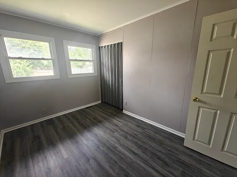 2449 Vale Dr — Photo 9