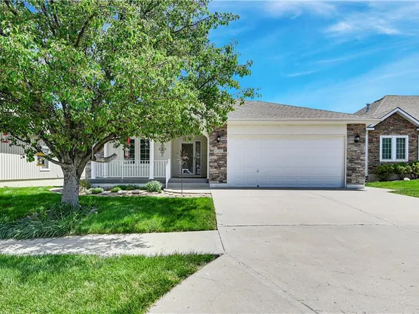 4641 Soldier Dr, Lees Summit, MO 64082