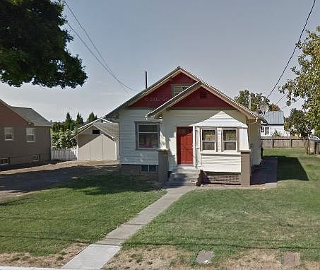 3rd image of 230 W Whitman Dr APT 3