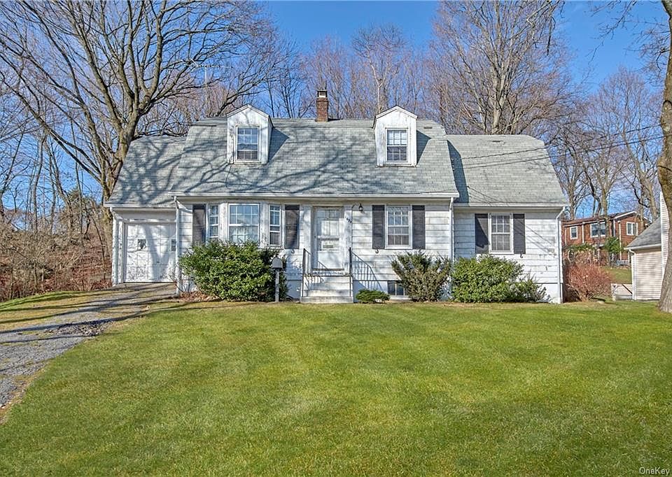 1st image of 1494 Pine Knoll Ln