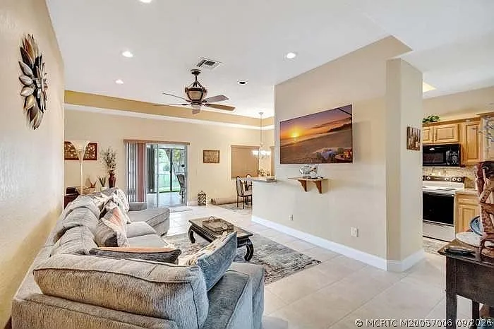3 bed, 2.0 bath, 1315 sqft, $1,750 — Photo 4
