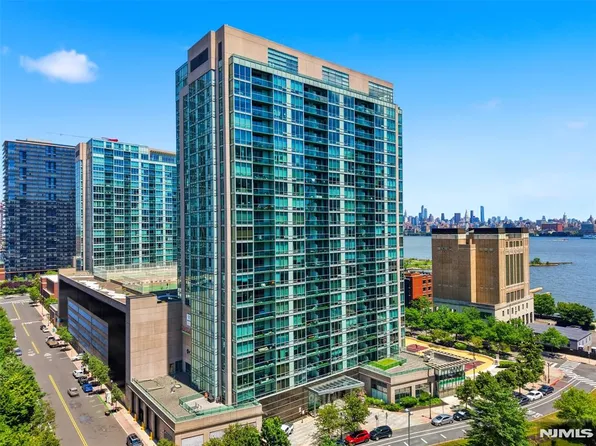 20 Newport Pkwy APT 2012, Jersey City, NJ 07310