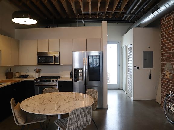 5th image of 527 Molino St Unit 104