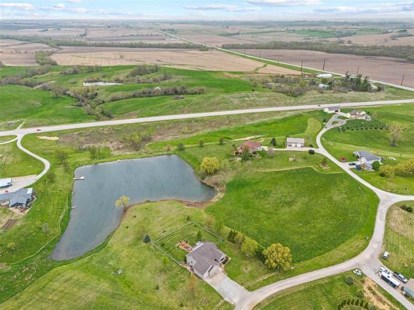 2242 288th Dr, Williamsburg, IA 52361