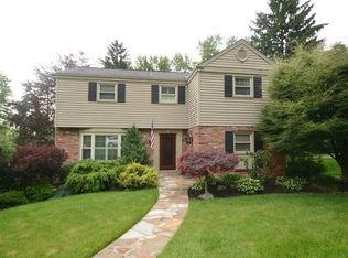 172 Warwick Dr, Pittsburgh, PA 15241