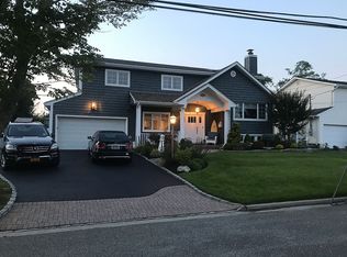 21 Cabot Rd W, Massapequa, NY 11758