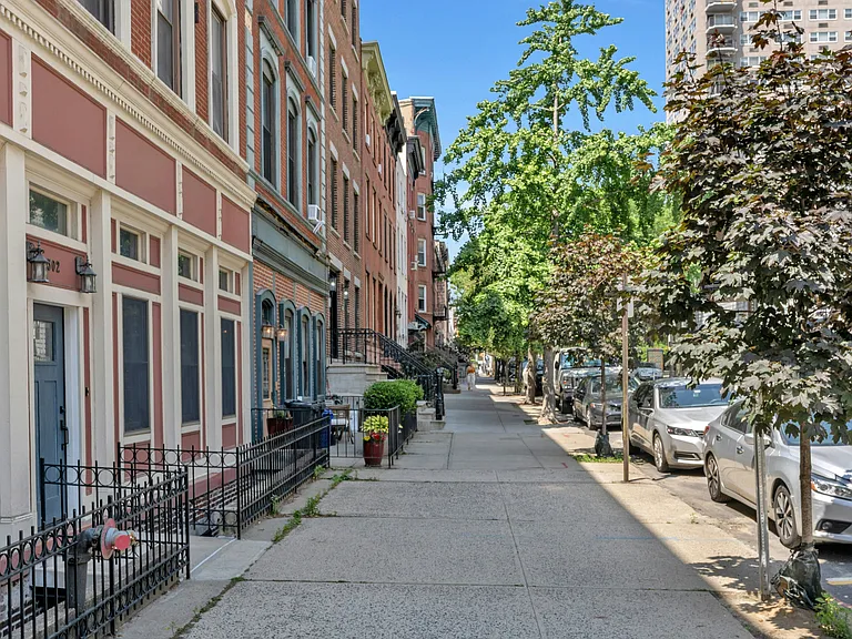 300 Hudson St #7 — Photo 12